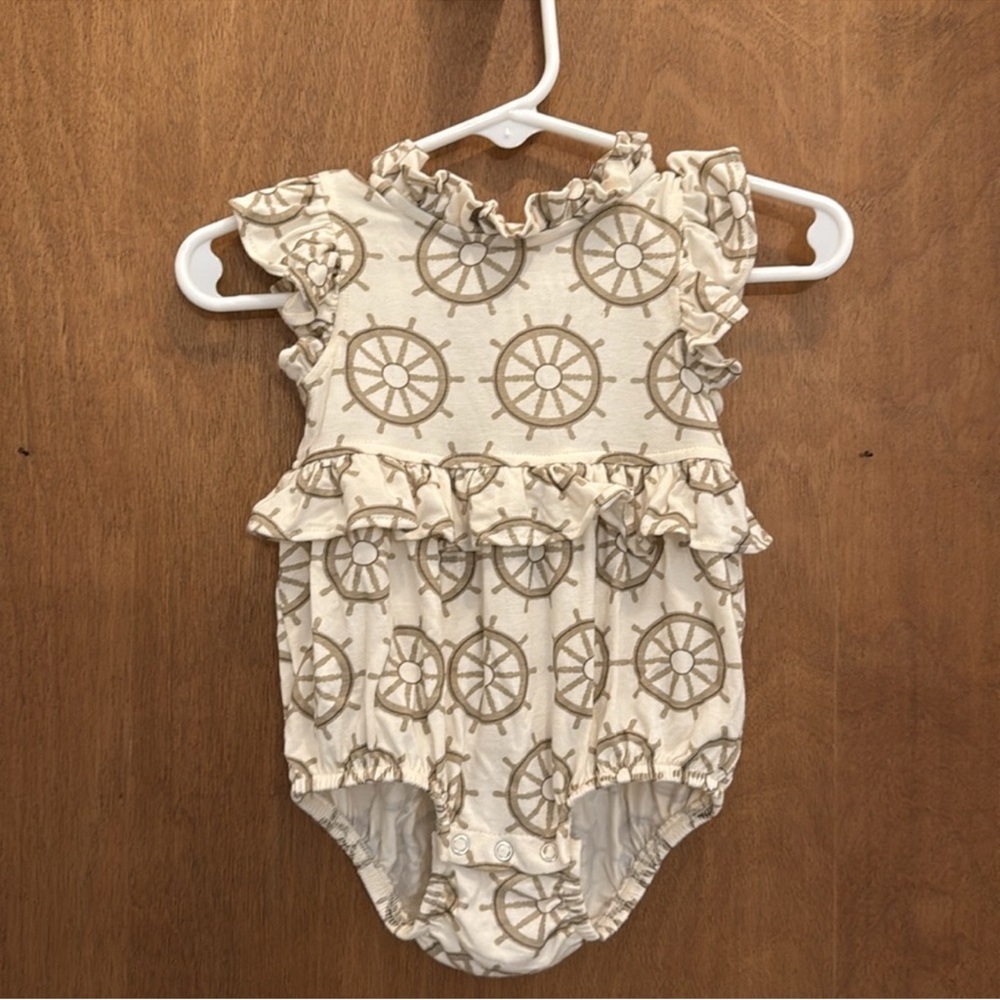 NWT Kate Quinn Sleeveless Ruffle Bubble Romper Helm Print